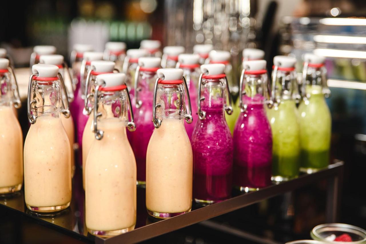Hotel Bristol, A Luxury Collection Hotel, Warsaw Luaran gambar Bottled smoothies