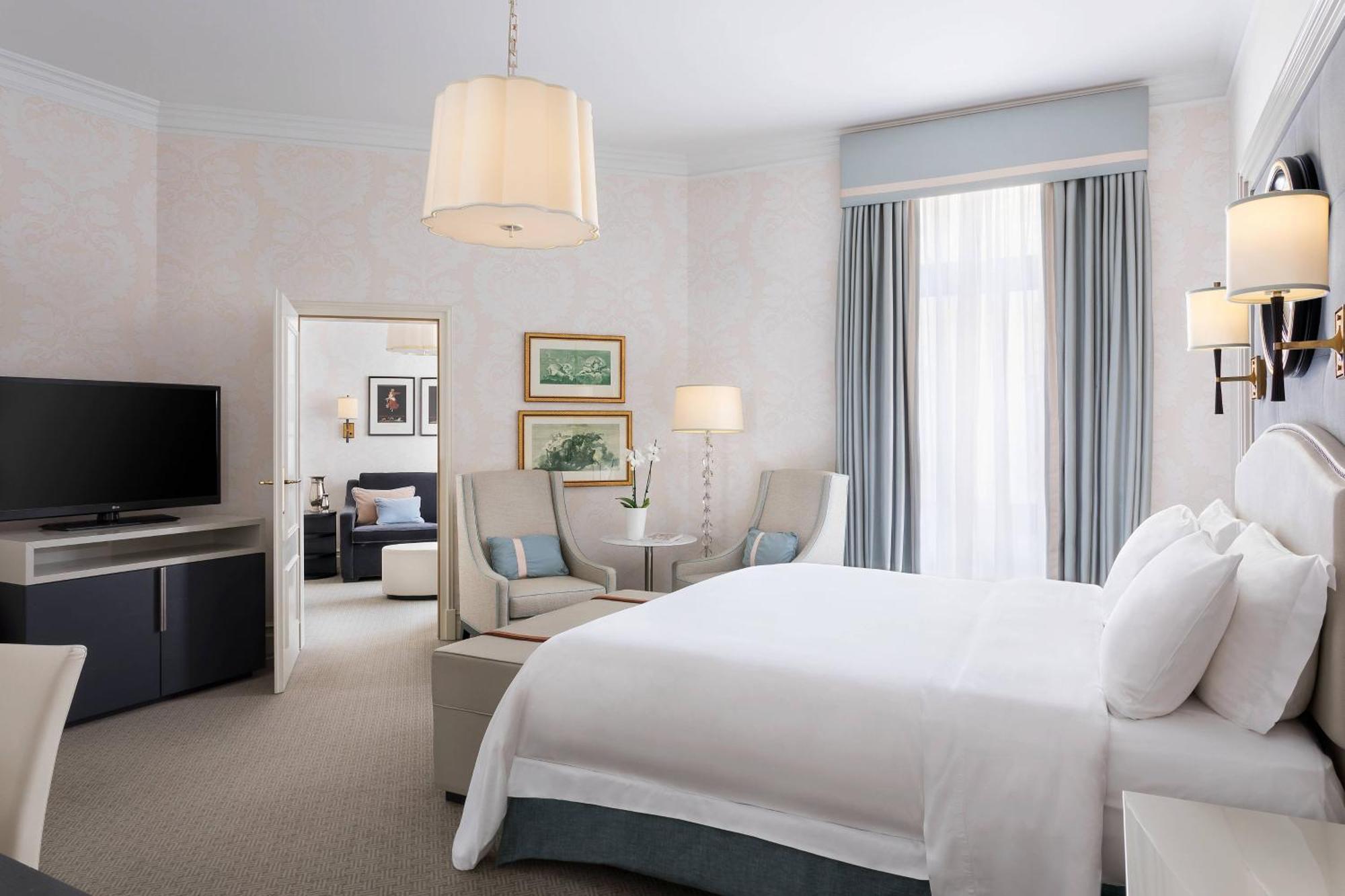 Hotel Bristol, A Luxury Collection Hotel, Warsaw Luaran gambar A suite at the Waldorf Astoria Washington DC