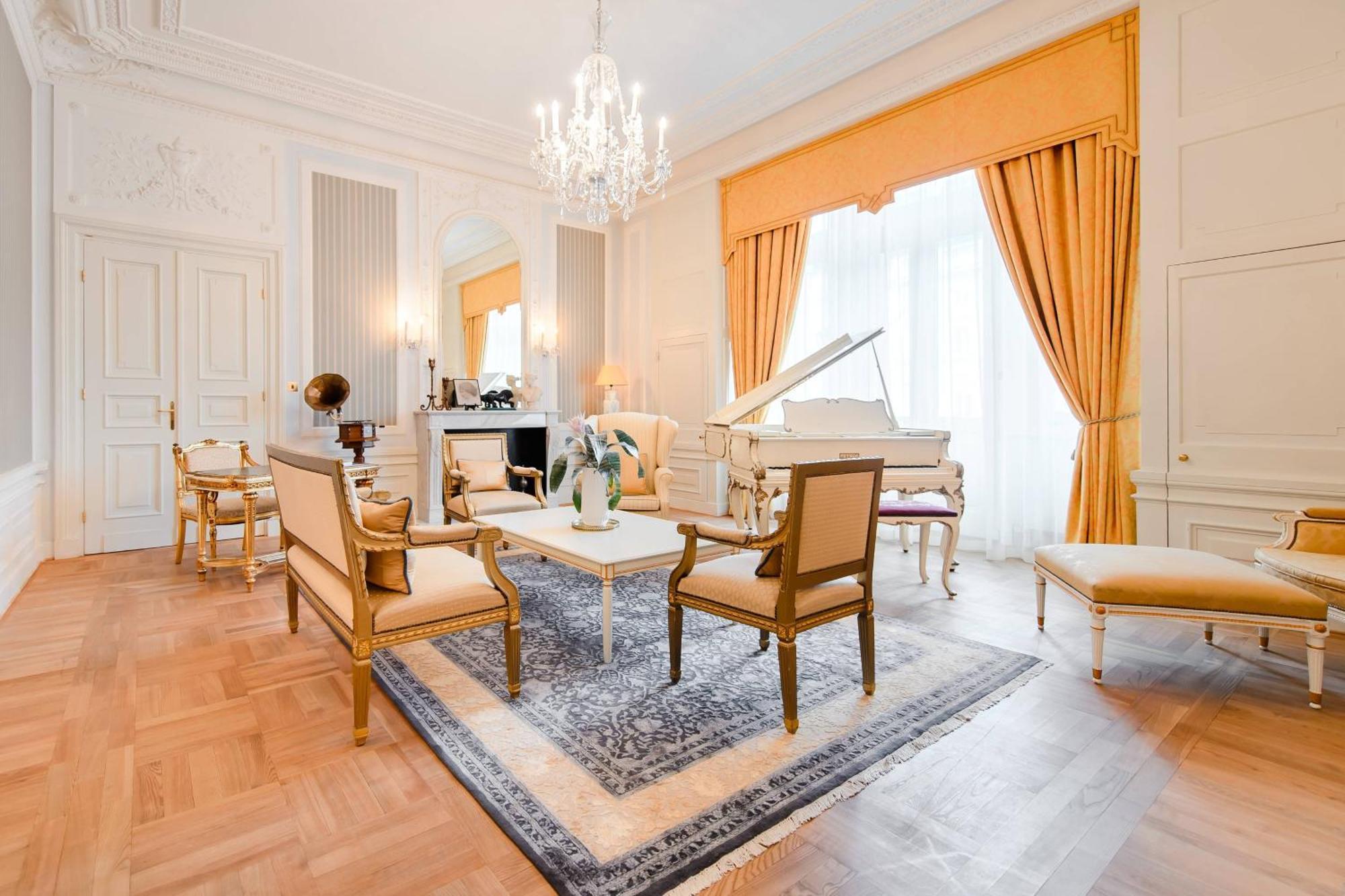 Hotel Bristol, A Luxury Collection Hotel, Warsaw Luaran gambar The interior of the suite