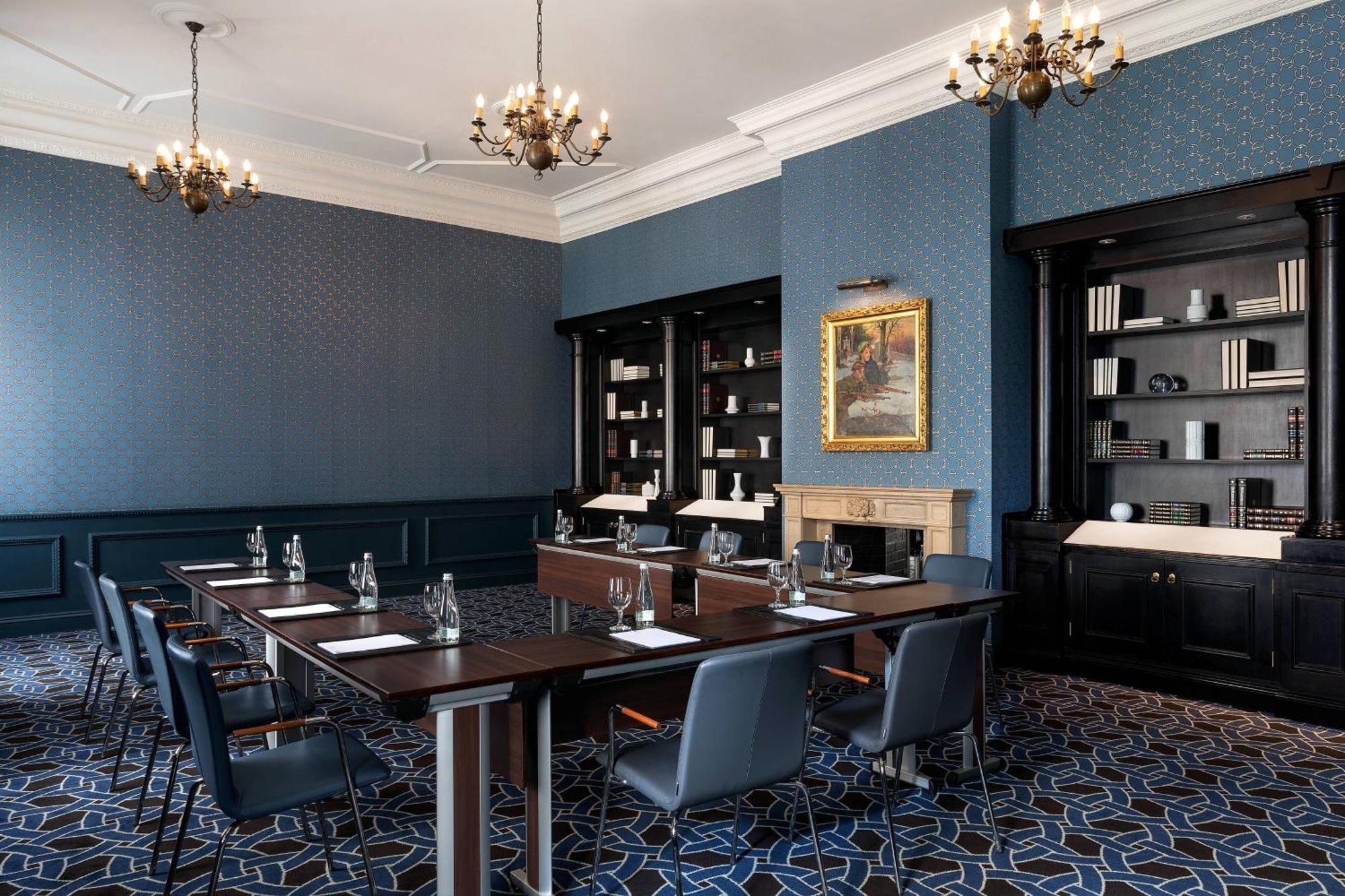 Hotel Bristol, A Luxury Collection Hotel, Warsaw Luaran gambar The Library at The Ivy Hotel