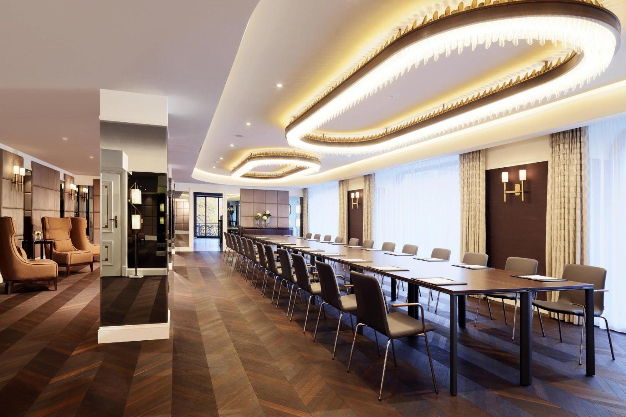 Hotel Bristol, A Luxury Collection Hotel, Warsaw Luaran gambar The boardroom at the London Business School